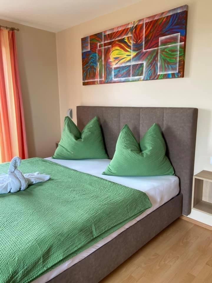 Weingut Gästezimmer Zweytick Robert Ratsch an der Weinstraße Exterior foto
