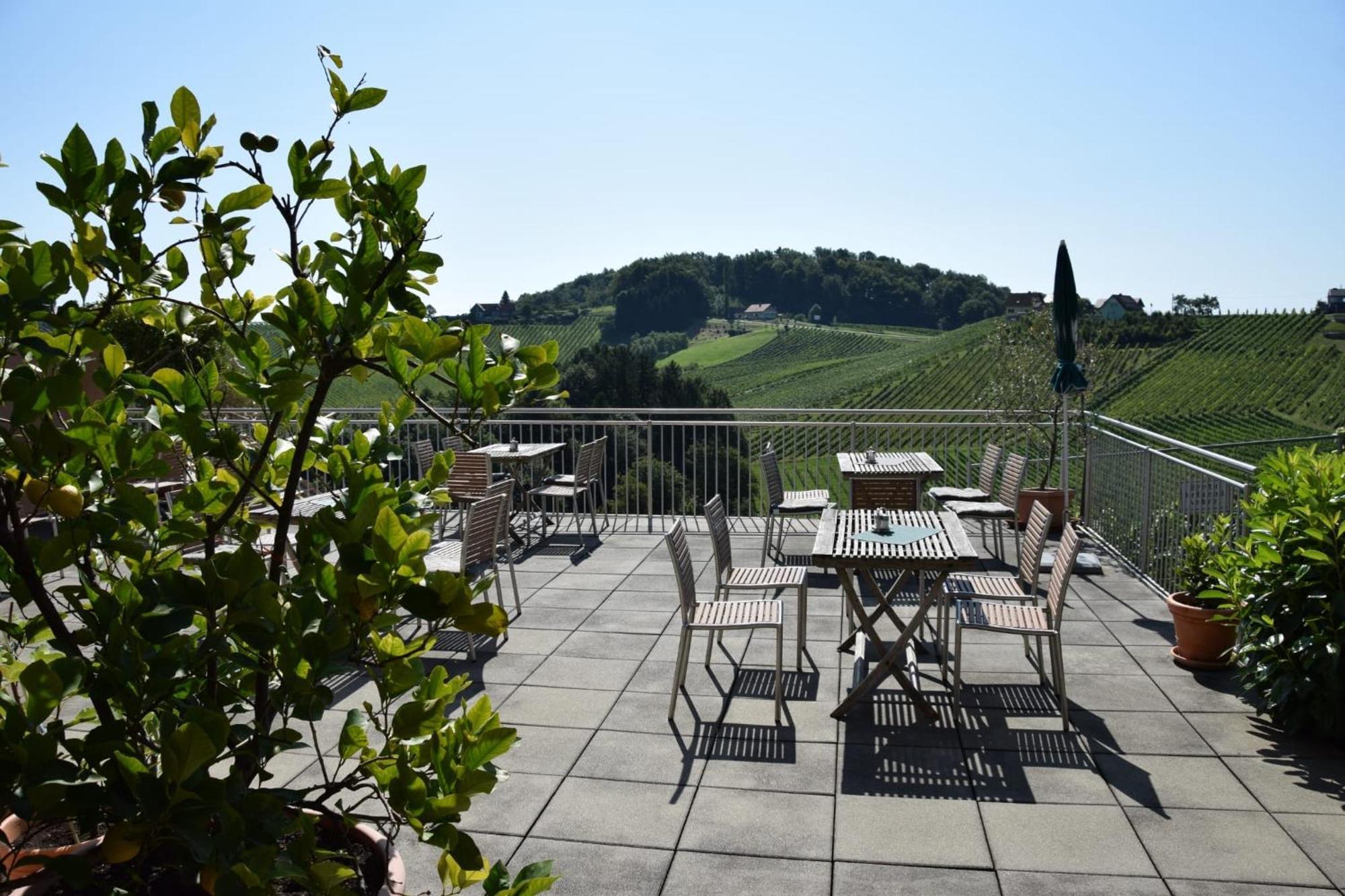 Weingut Gästezimmer Zweytick Robert Ratsch an der Weinstraße Exterior foto